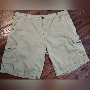 MATIX Mens Tan Cargo Shorts With A Matching Belt Size 48